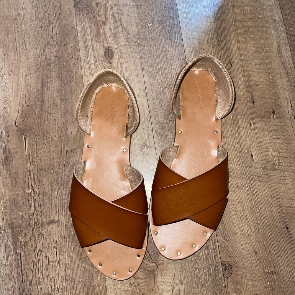 Target universal threads sandals